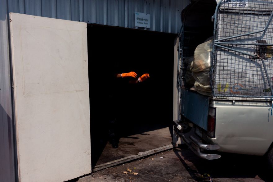 By Jatuporn Pateepaparnee - The Street Photographer