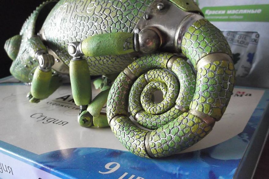 Russian Artist Creates Steampunk Animals From Old Car Parts, Watches And Electronics (+New Pics)