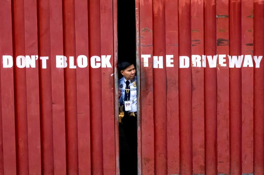 By Karlo Flores - The Street Photographer