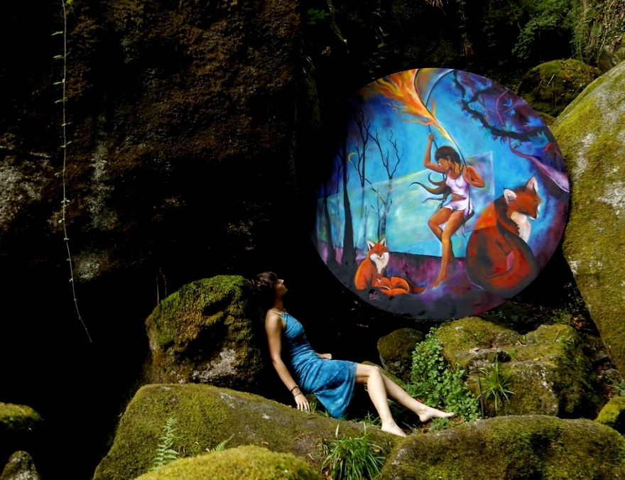 Amazing "Mise En Abyme" Of Large Circular Paintings By Neo Amazing "Mise En Abyme" Of Large Circular Paintings By Neo