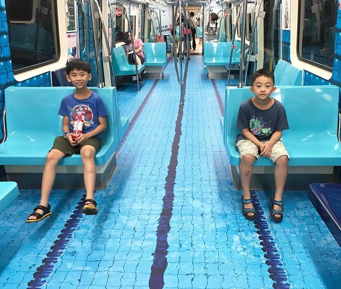 Taiwan Surprises Passengers By Turning Subway Cars Into Different Sport Venues For Upcoming Universiade Taiwan Surprises Passengers By Turning Subway Cars Into Different Sport Venues For Upcoming Universiade