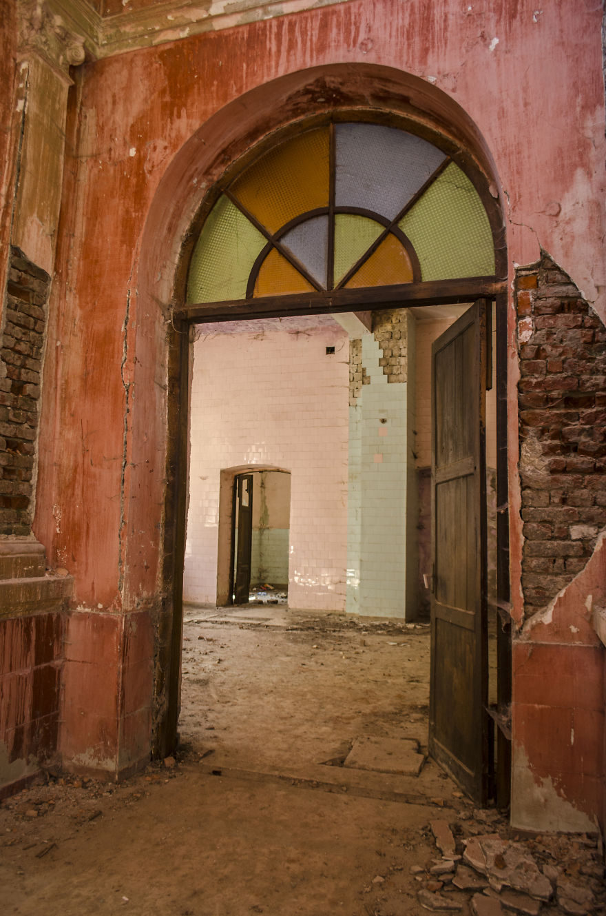 Stunning Interiors From Abandoned Thermal Baths In Herculane, Romania.