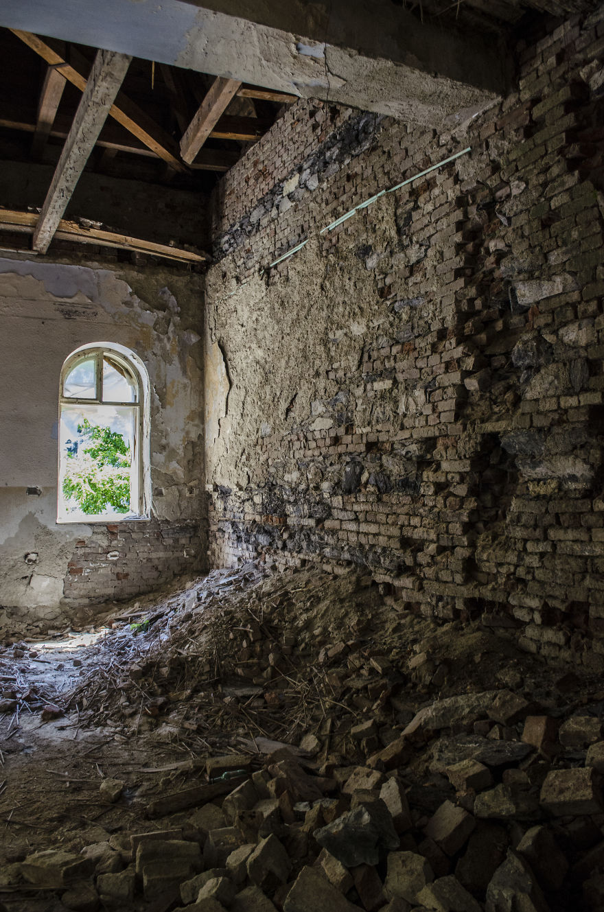 Stunning Interiors From Abandoned Thermal Baths In Herculane, Romania.