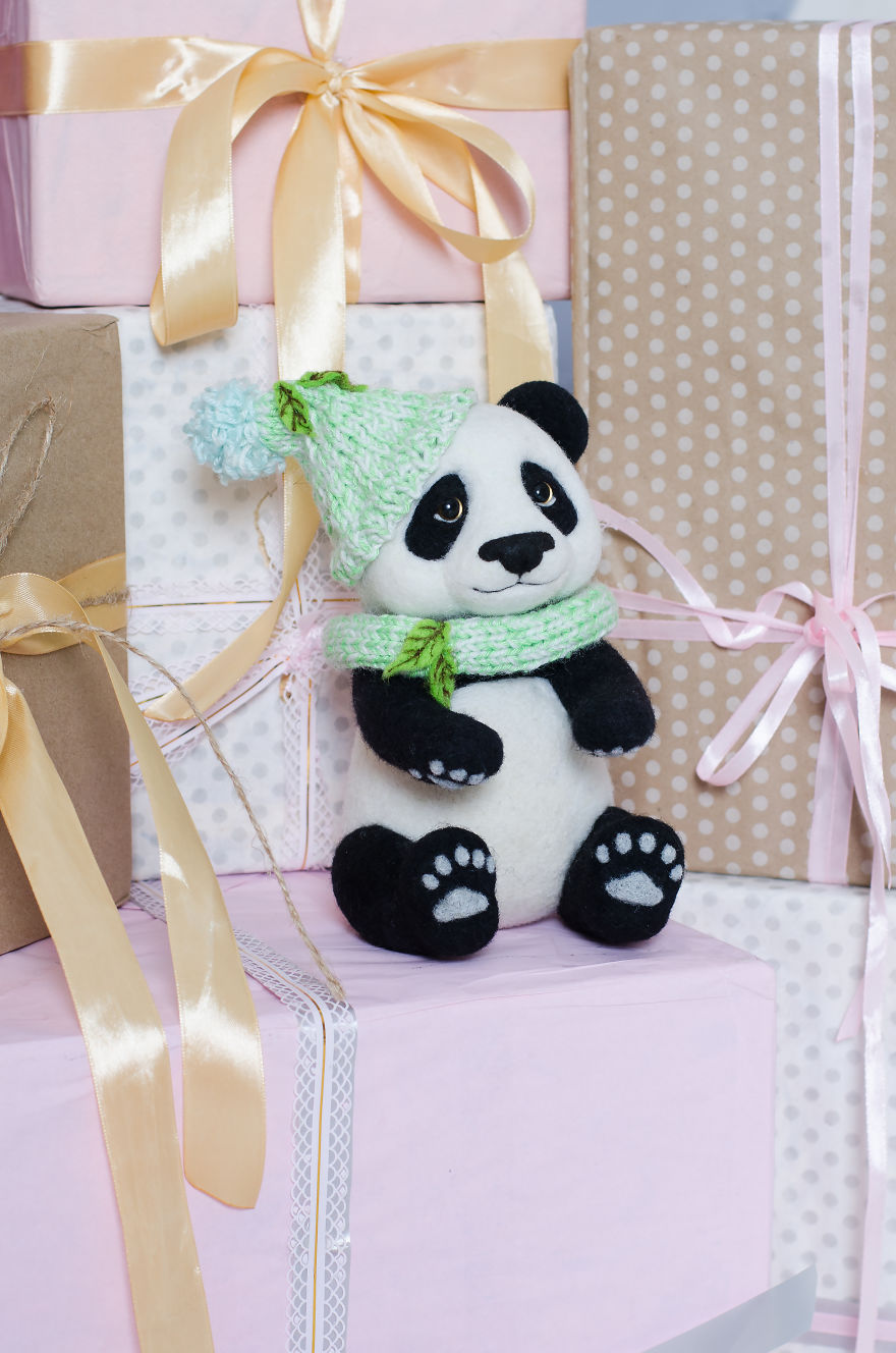 I Make Needle Felted Sculptures And This Charming Panda Is One Of Them