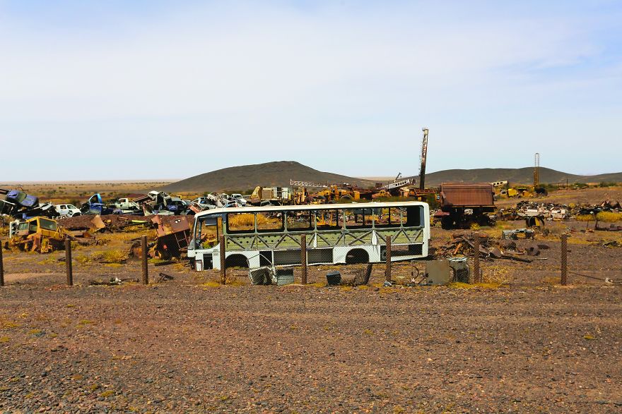 Freight Train Hopping In Mauritania: 4000 Kilometers In A Cargo Carriage With Local Shepherds And Their Sheep Freight Train Hopping In Mauritania: 4000 Kilometers In A Cargo Carriage With Local Shepherds And Their Sheep