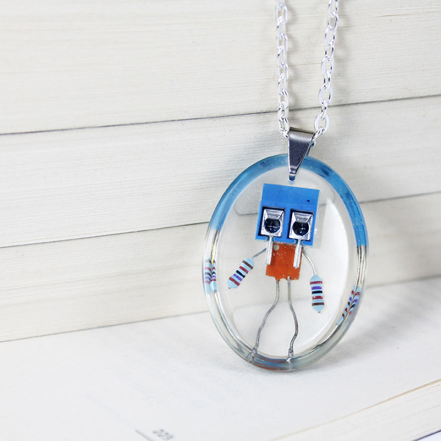 I Turned Electronic Waste Into Tiny And Biggie Robots (part 3)