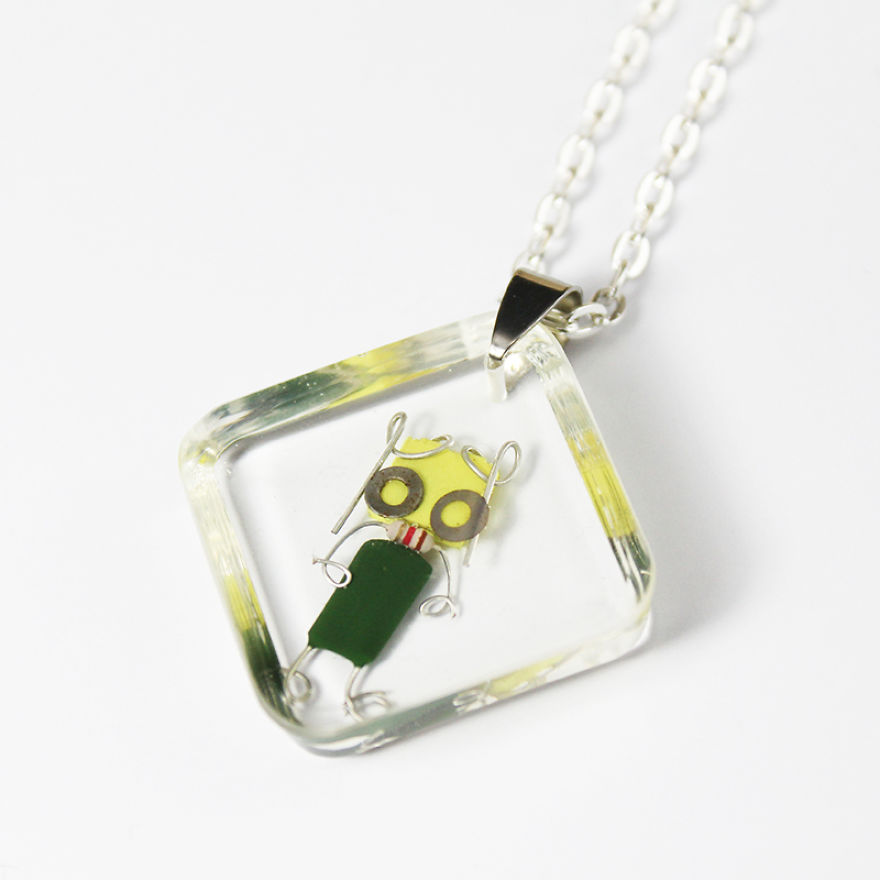 I Turned Electronic Waste Into Tiny And Biggie Robots (part 3)