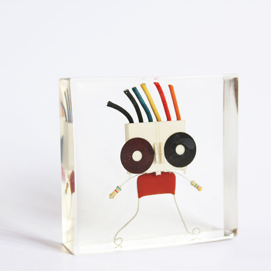 I Turned Electronic Waste Into Tiny And Biggie Robots (part 3)