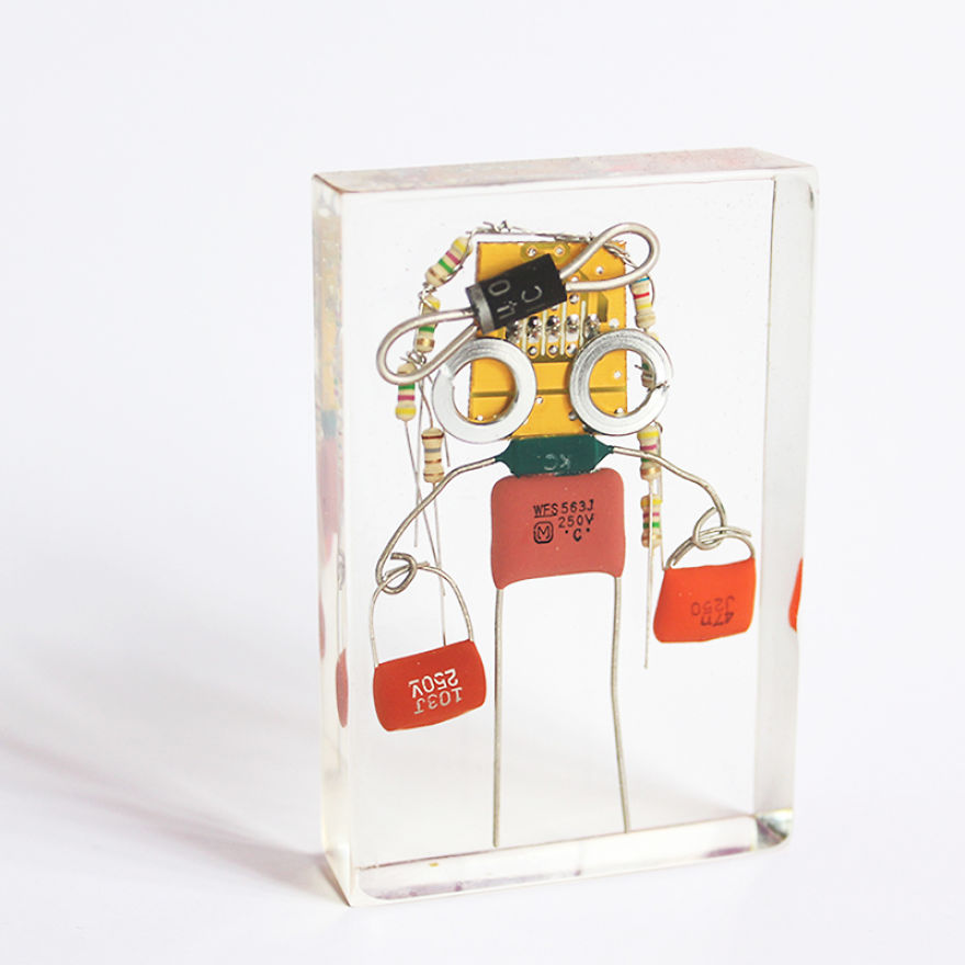 I Turned Electronic Waste Into Tiny And Biggie Robots (part 3)