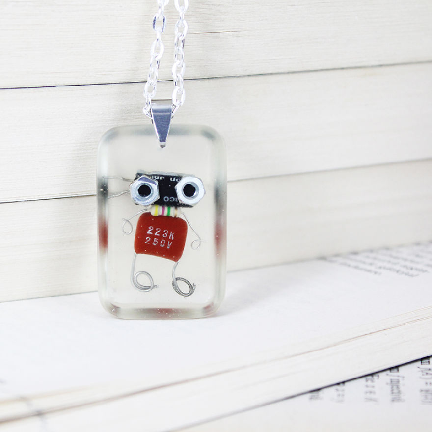 I Turned Electronic Waste Into Tiny And Biggie Robots (part 3)