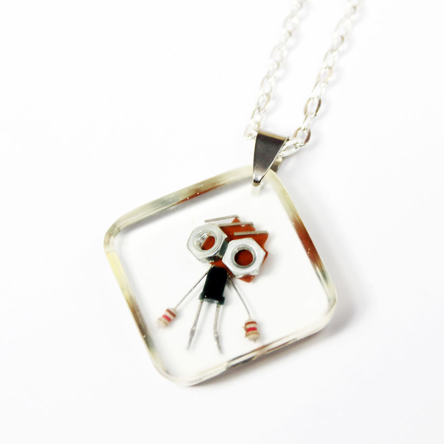 I Turned Electronic Waste Into Tiny And Biggie Robots (part 3)