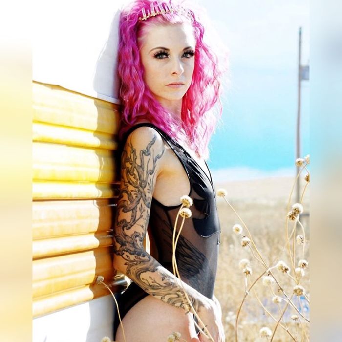 I Make Crowns For Your Fantastical Outfits