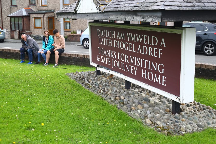 I Went To Llanfairpwllgwyngyllgogerychwyrndrobwllllantysiliogogogoch (Yes, You Read That Right!) This Is What I Saw. (With A Video Of Its Pronunciation- Or My Attempt At It, At Least!)