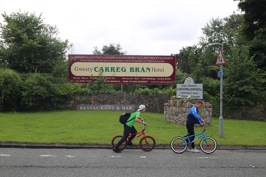 I Went To Llanfairpwllgwyngyllgogerychwyrndrobwllllantysiliogogogoch (Yes, You Read That Right!) This Is What I Saw. (With A Video Of Its Pronunciation- Or My Attempt At It, At Least!)