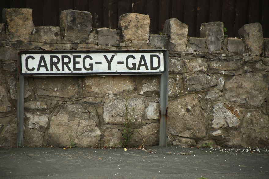 I Went To Llanfairpwllgwyngyllgogerychwyrndrobwllllantysiliogogogoch (Yes, You Read That Right!) This Is What I Saw. (With A Video Of Its Pronunciation- Or My Attempt At It, At Least!)