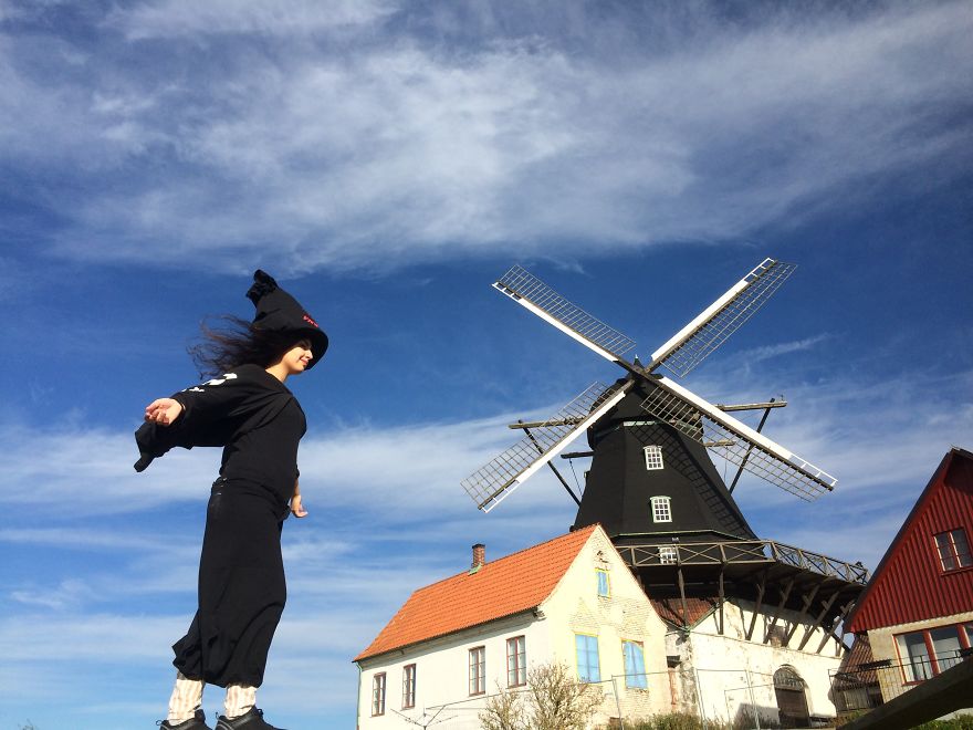 300 Old Tshirts, 20 Refugee Kids And One Wind Mill 300 Old Tshirts, 20 Refugee Kids And One Wind Mill