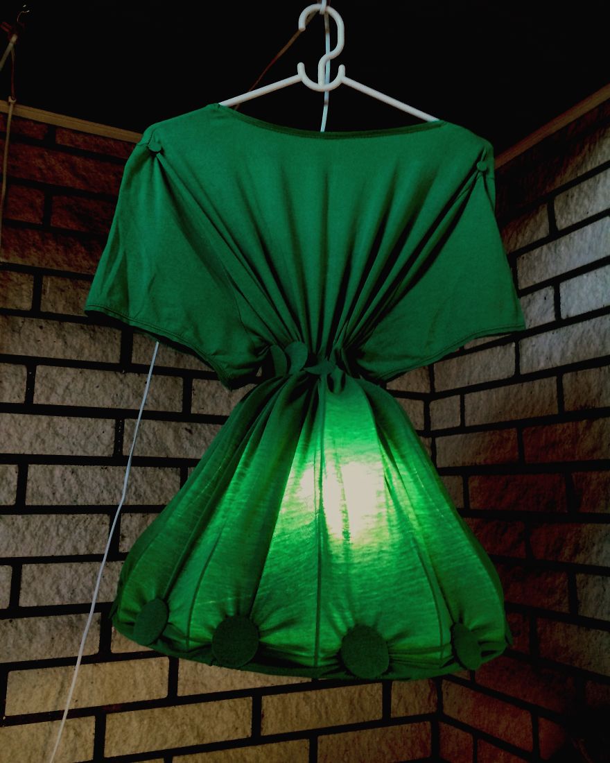 300 Old Tshirts, 20 Refugee Kids And One Wind Mill