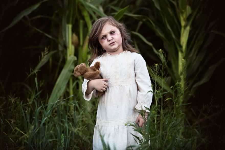 Photographer Makes Images Of Zombie Children And The Result Is To Give Chills Photographer Makes Images Of Zombie Children And The Result Is To Give Chills