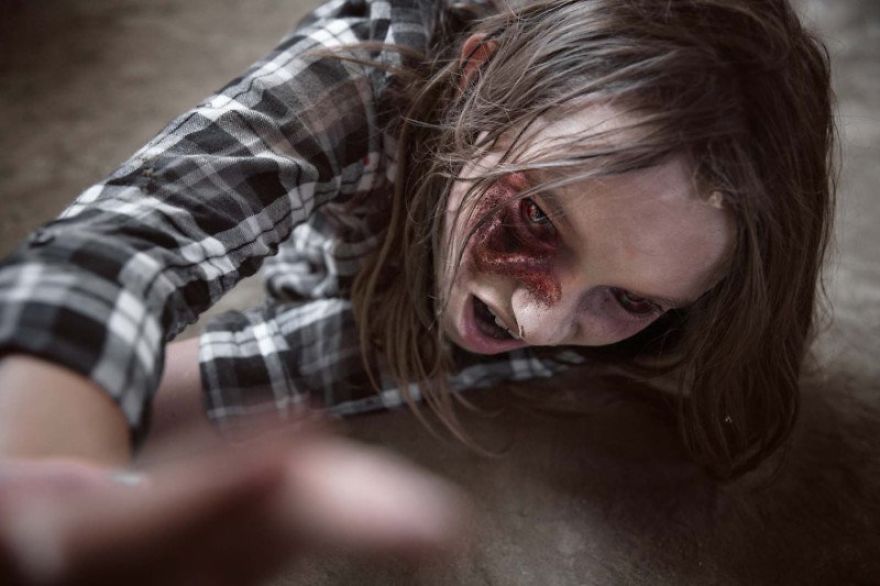 Photographer Makes Images Of Zombie Children And The Result Is To Give Chills