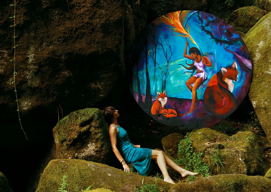 Photographer Finds Amazing Way To Present Her Paintings