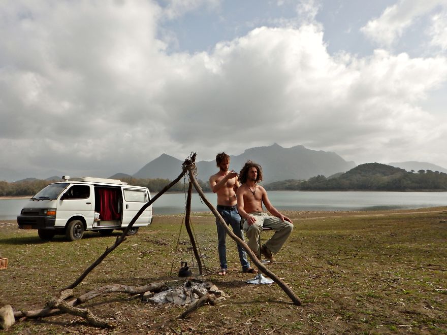 I Travel Around With Scissors To Cut Hair At The Most Random Places