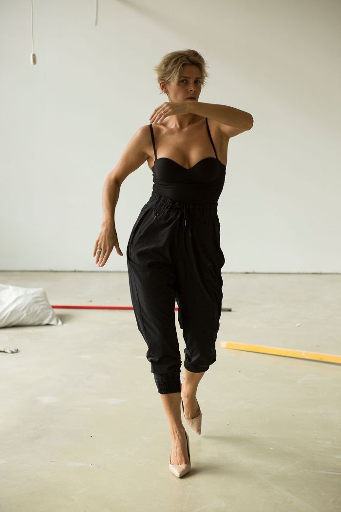 I Recreated Kim Kardashian's Outfits In Two Ways, Proving There Are Only A Few Steps From Horrible To Perfect I Recreated Kim Kardashian's Outfits In Two Ways, Proving There Are Only A Few Steps From Horrible To Perfect