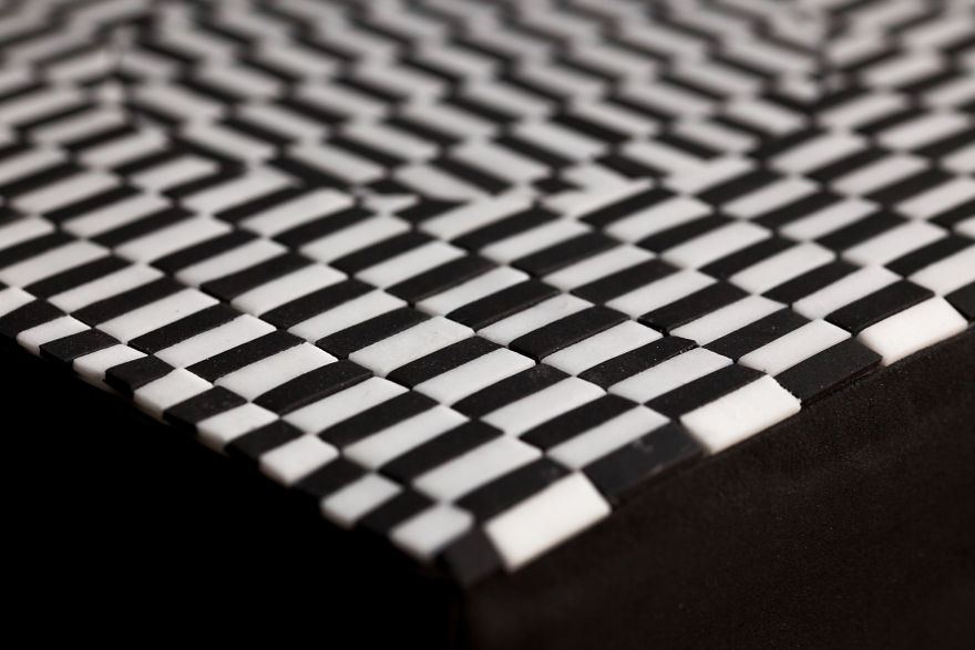 It Took Us 8 Hours To Make This Optical Illusion Cake From 530 Pieces