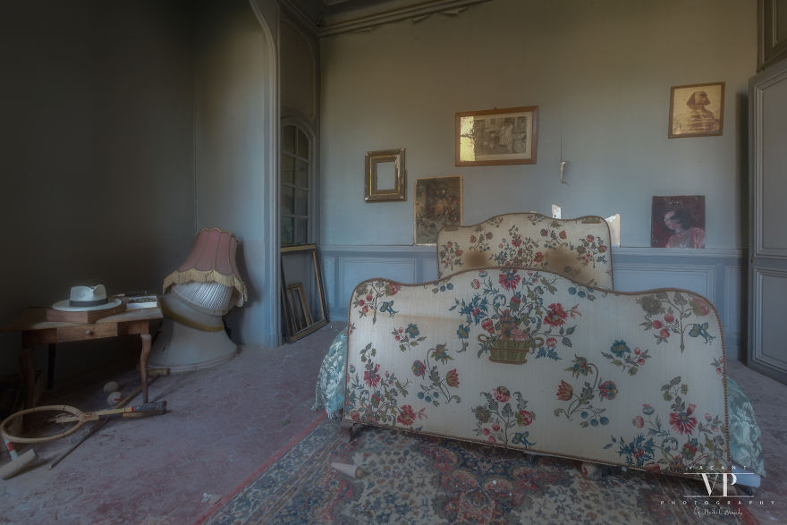 Let's Have A Look Inside This Decaying Chateau Let's Have A Look Inside This Decaying Chateau