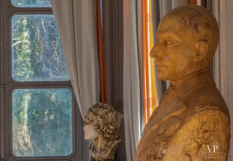 Let's Have A Look Inside This Decaying Chateau Let's Have A Look Inside This Decaying Chateau