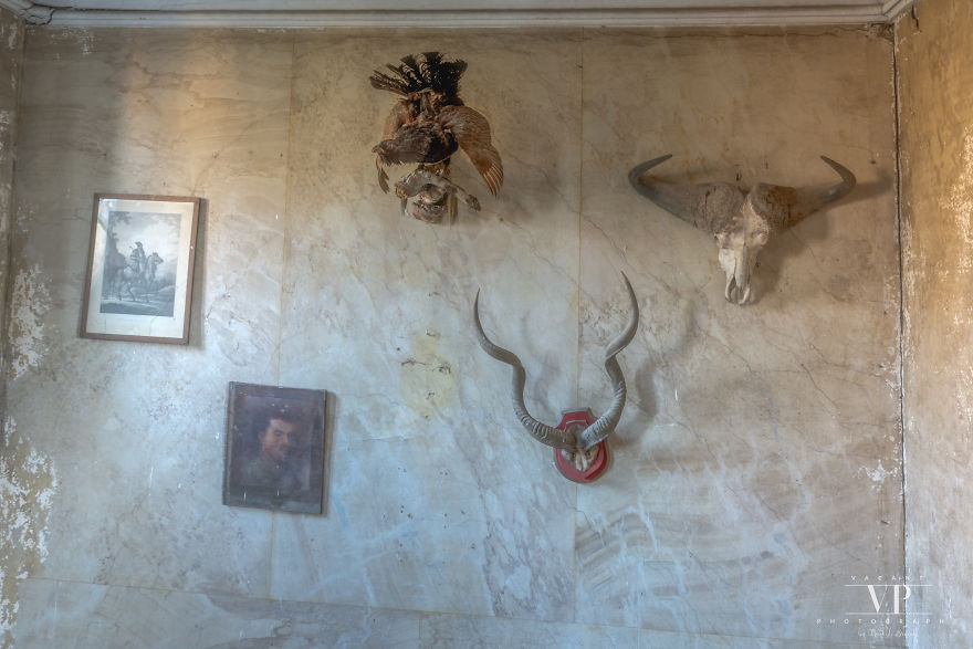 Let's Have A Look Inside This Decaying Chateau Let's Have A Look Inside This Decaying Chateau