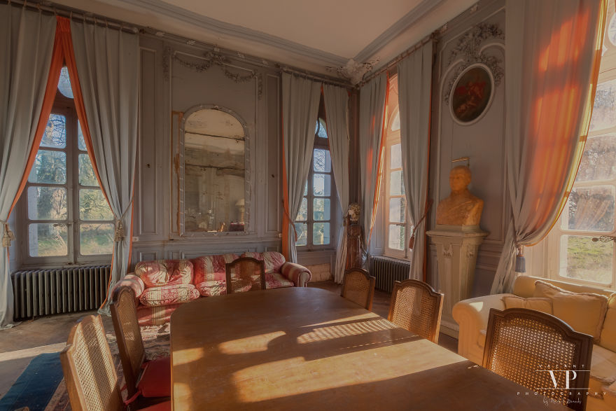 Let's Have A Look Inside This Decaying Chateau Let's Have A Look Inside This Decaying Chateau