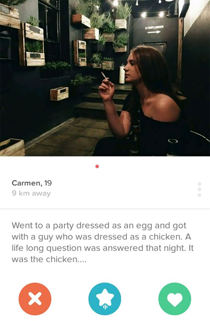 Carmen's funny Tinder profile, featuring a humorous story about a party dressed as an egg and chicken.