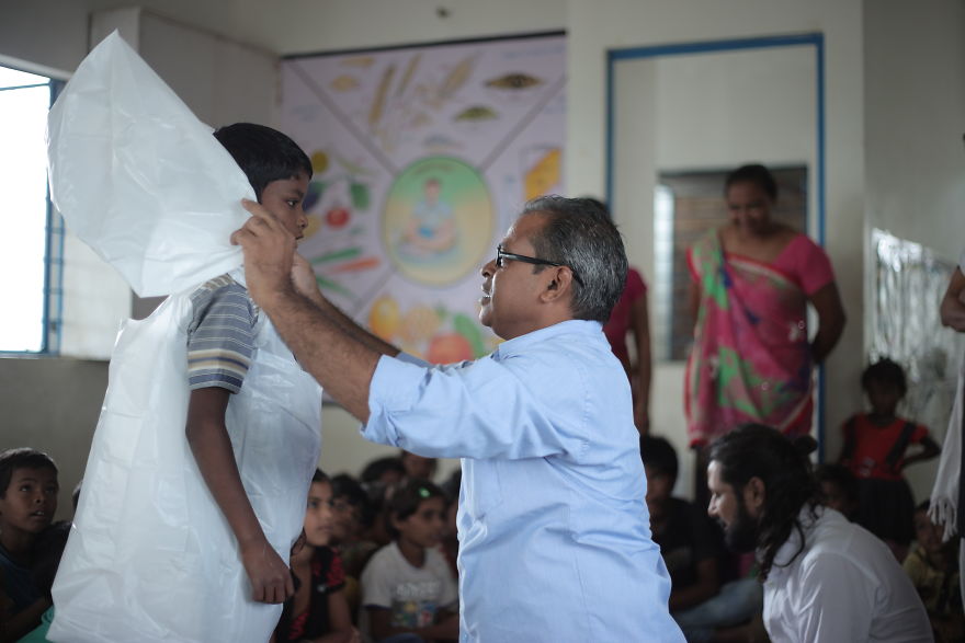 I Made A Rain Coat For Less Than 10 Cents For Poor Street Kids