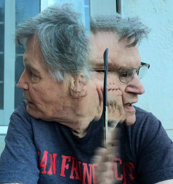 "merv Putting On His Glasses." Roguepano.