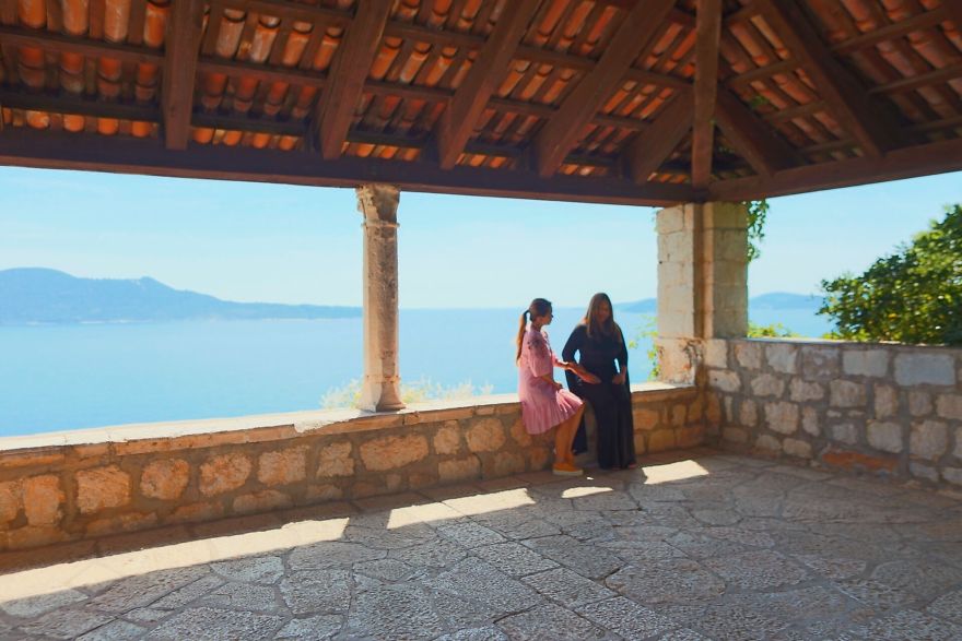 Couple Travels To Experience Iconic Game Of Thrones Shoot Locations Couple Travels To Experience Iconic Game Of Thrones Shoot Locations