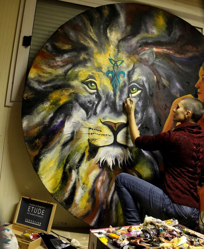 Amazing “Mise En Abyme” Of Large Circular Paintings By Neo