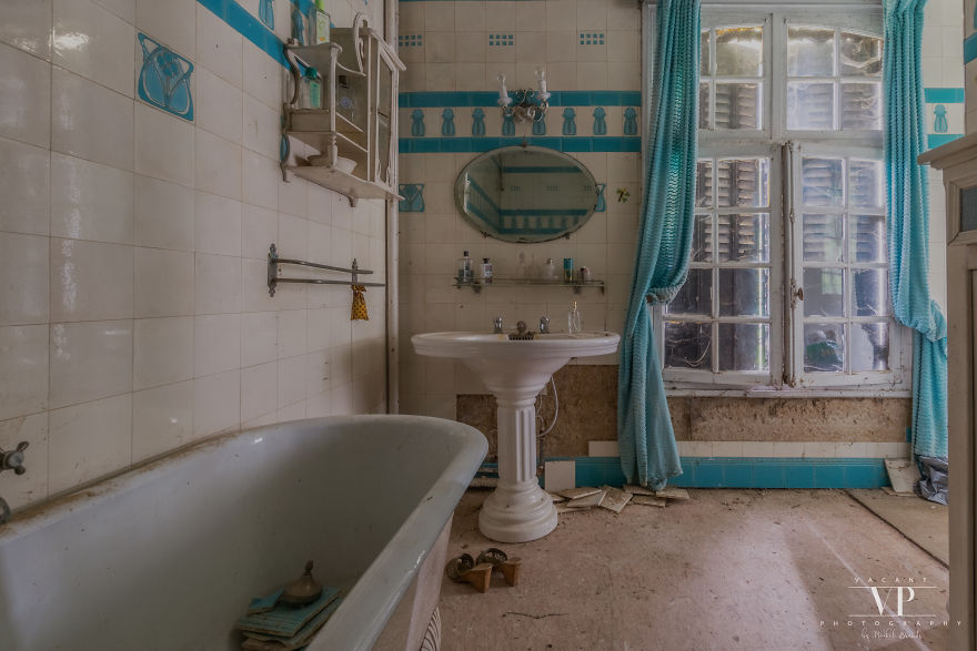 I Found This Abandoned House In French Countryside And Was Surprised With What I Saw Inside