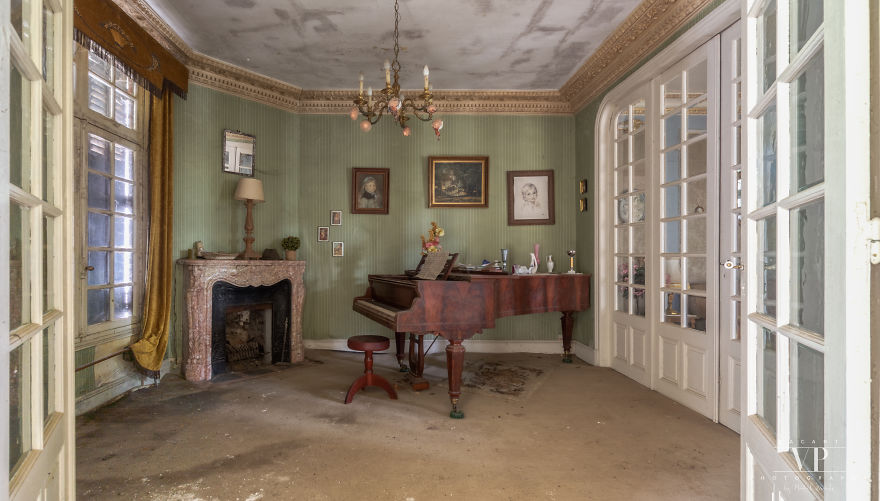 I Found This Abandoned House In French Countryside And Was Surprised With What I Saw Inside