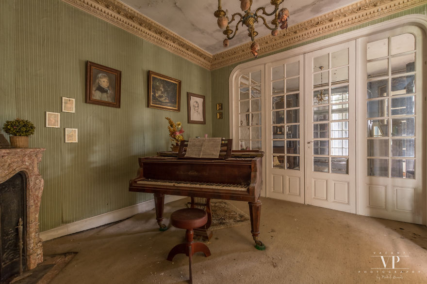 I Found This Abandoned House In French Countryside And Was Surprised With What I Saw Inside