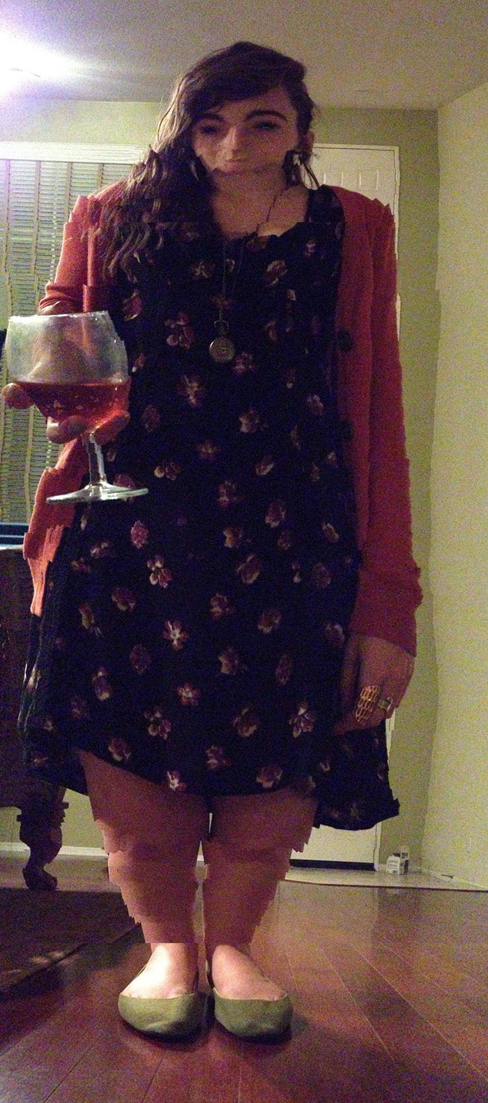 Pro Tip: Don't Take Vertical Panoramic Pictures Of Your Girlfriend With Your Iphone. It Won't Be Flattering