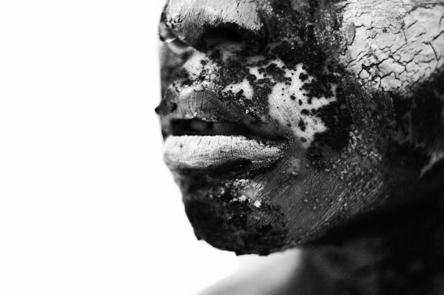 I Photographed Subjects With Paint Peeling Away Their Ego