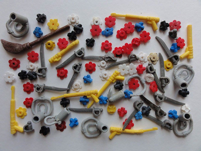 Guy Collects 35 Bags Of Microplastics On The Beach In Just One Day, Turns It Into Art