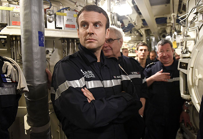 president-emmanuel-macron-submarine-landing-13 president-emmanuel-macron-submarine-landing-13