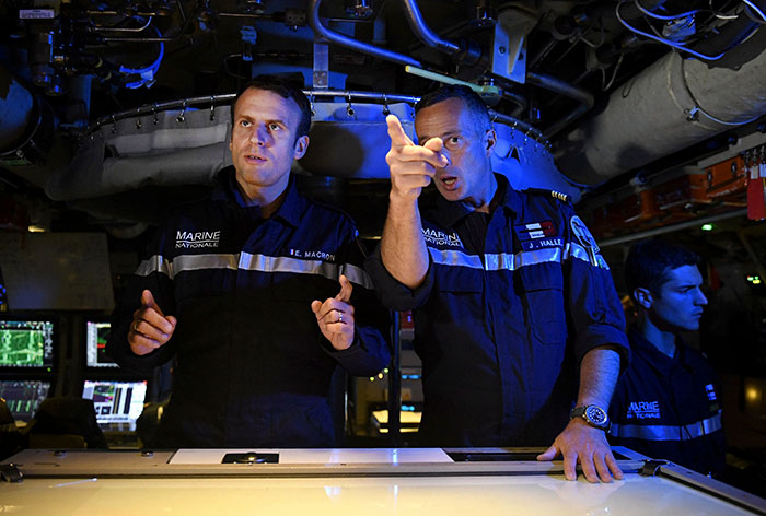 president-emmanuel-macron-submarine-landing-15 president-emmanuel-macron-submarine-landing-15