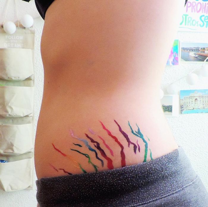 Artist Turns Stretch Marks And Other Body "Flaws" Into Stunning Art, But Not Everyone Finds It Beautiful Artist Turns Stretch Marks And Other Body "Flaws" Into Stunning Art, But Not Everyone Finds It Beautiful