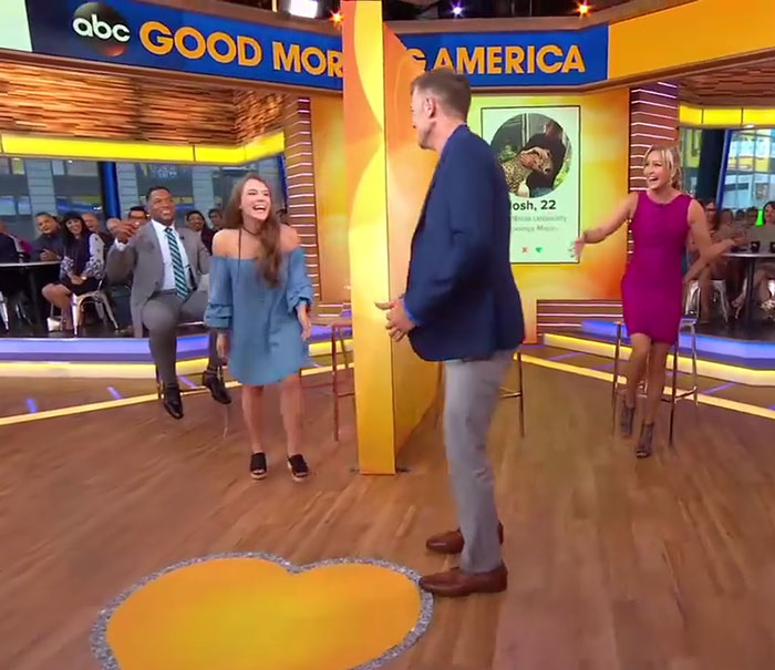 Strangers Who’ve Kept Hilarious Tinder Conversation For 3 Years Finally Meet And It’s Adorable Strangers Who’ve Kept Hilarious Tinder Conversation For 3 Years Finally Meet And It’s Adorable