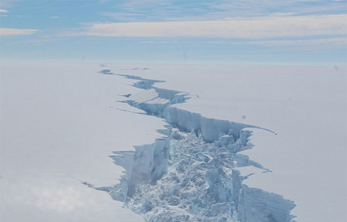 trillion-ton-iceberg-broke-off-antarctica-27 trillion-ton-iceberg-broke-off-antarctica-27