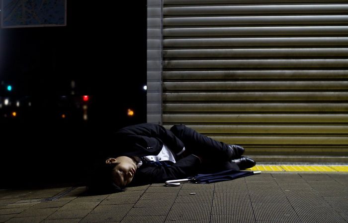 Tragicomical Life Of The Japanese Businessmen That I Captured While Traveling In Japan