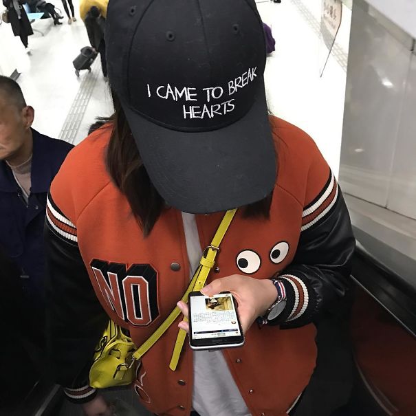 10+ Times People Had No Idea What They Were Wearing