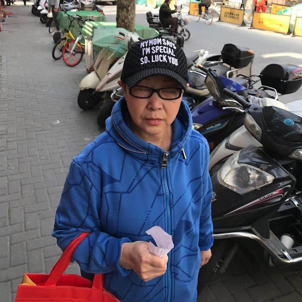 10+ Times People Had No Idea What They Were Wearing